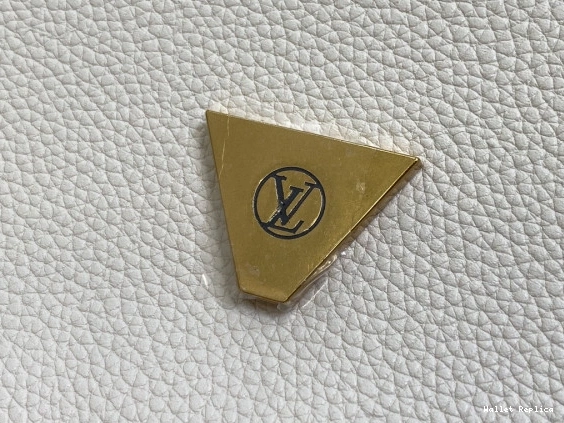 Cheap Soft LOUIS VUITTON Twist-27*19*9CM 0718